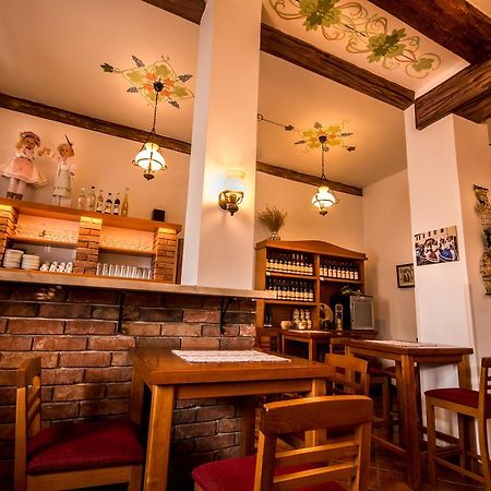 Hustopeče 赫本卡旅馆酒店 外观 照片