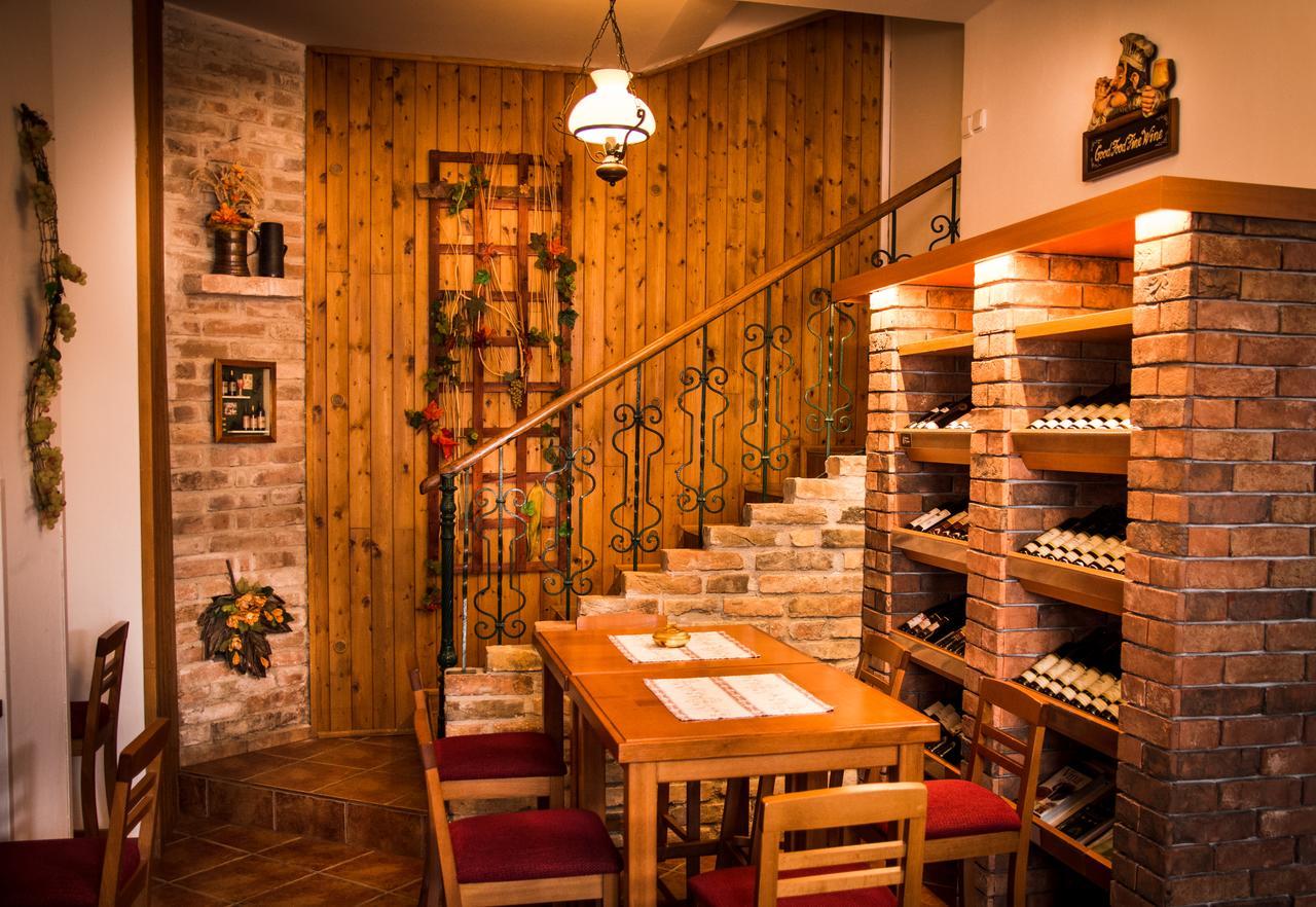 Hustopeče 赫本卡旅馆酒店 外观 照片